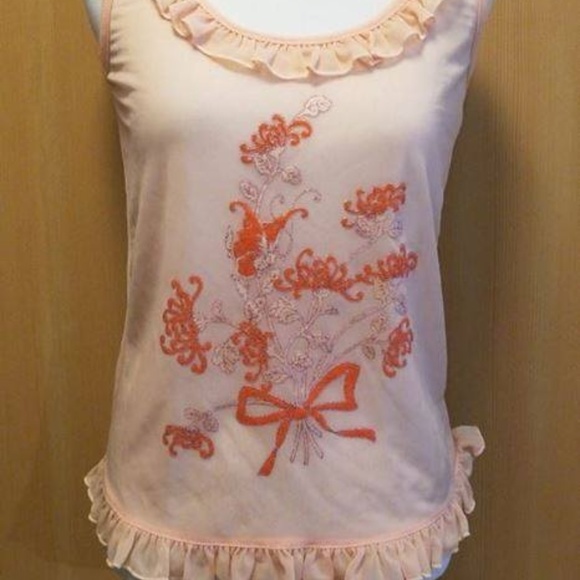 Tops - Cute peach ruffle top with bow print sz XS/S